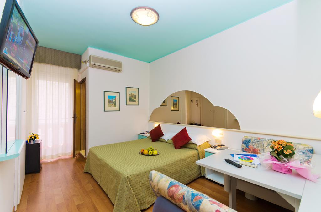 Hotel Victoria Bibione Værelse billede
