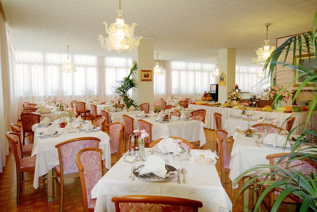 Hotel Victoria Bibione Eksteriør billede